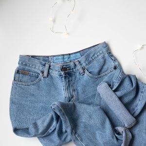 VINTAGE MOM JEANS